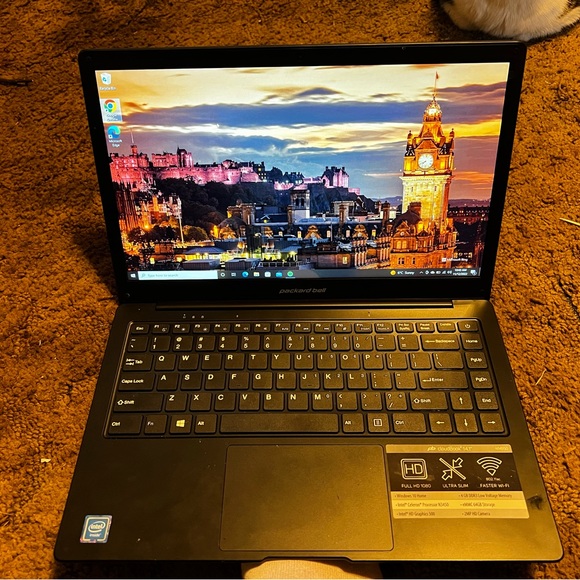 14” Packard Bell computer